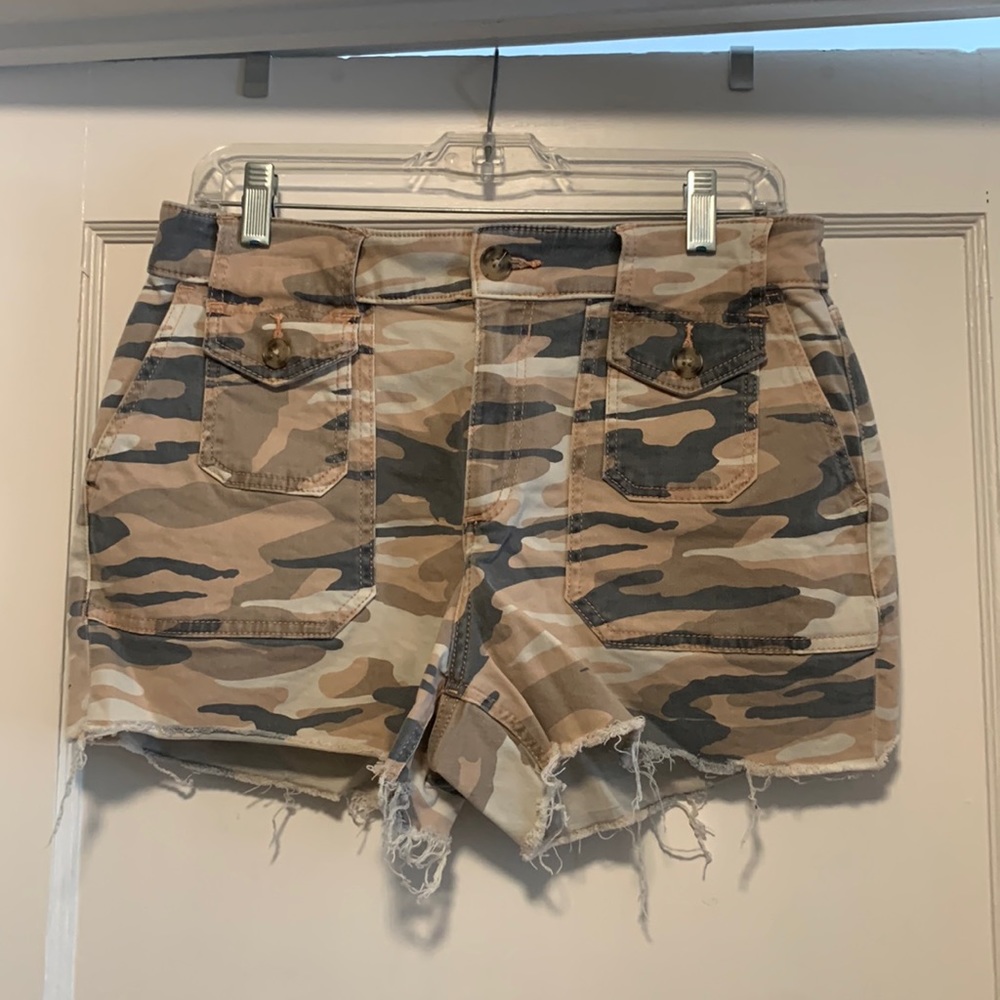 Express Camo Mid-Rise Shorts